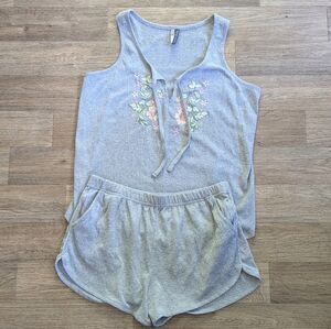 Cottage Core Floral Embroidered Gray Tank and Shorts Pajamas Set Size Small